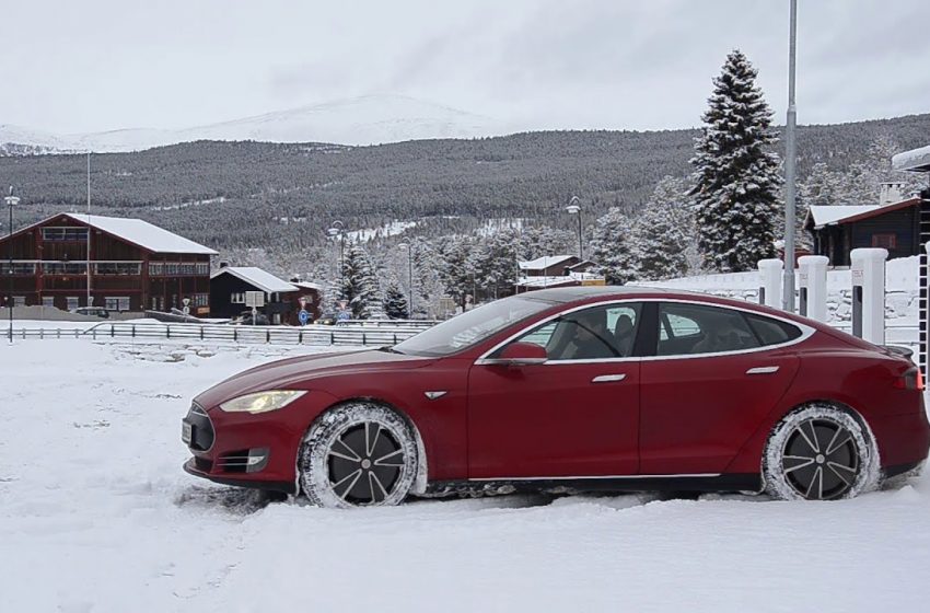  Struggle Is Real: Video Showing Attempts At Charging Tesla Model S In Freezing Winter Goes Viral On TikTok