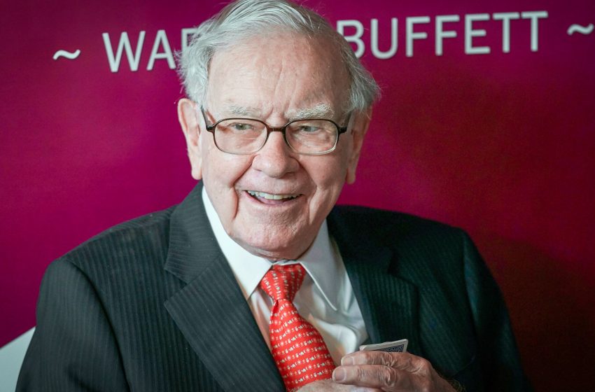  Tesla Analyst Reminds Musk Of Warren Buffett’s Advice To Steve Jobs: ‘If You Could Buy Dollar Bills For 80 Cents, It’s A Very Good Thing To Do’