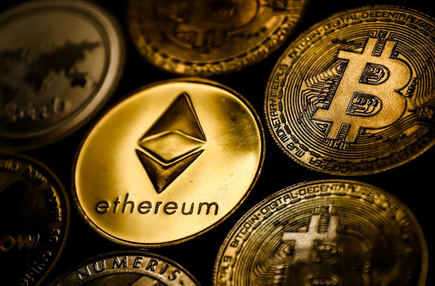  Bitcoin, Ethereum, Dogecoin Dip: Analyst Sees Apex Crypto Being ‘Content’ At $23K Level As ‘Good News’