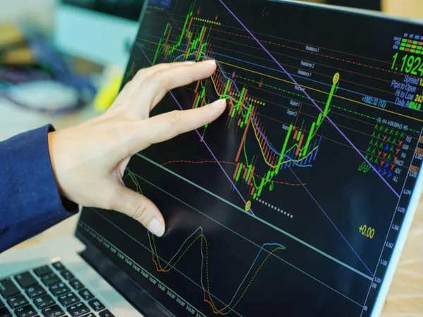  HDFC AMC gains 5% after SBI MF bought over 2% stake via open market