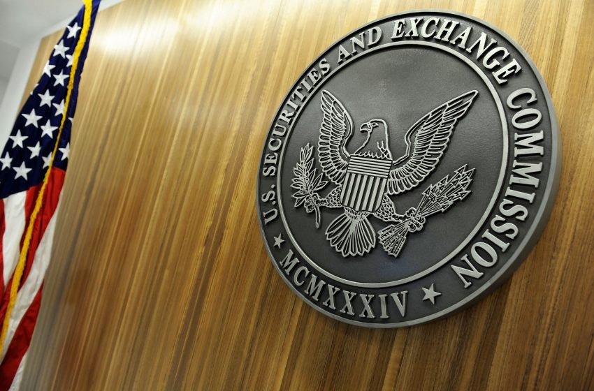  US lawmakers argue SEC accounting policy places crypto customers at risk